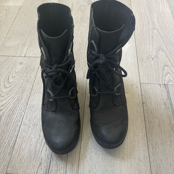 SOREL BOOTS - Picture 9 of 9